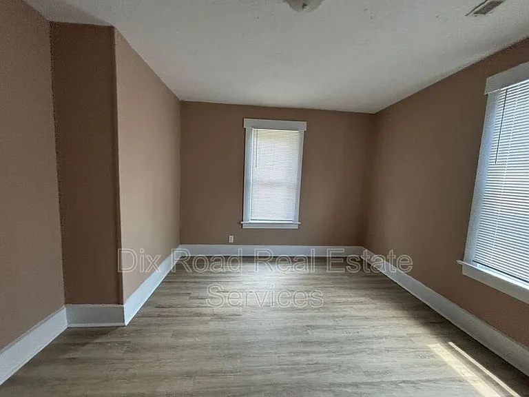 8 S River St — Photo 26