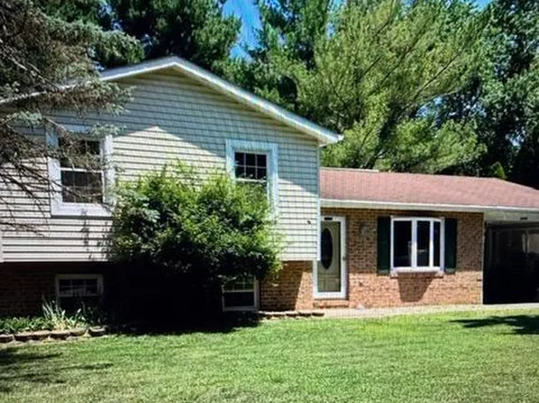 7246 Pommel Dr, Sykesville, MD 21784