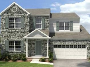 300 Fox Glen Dr E, Pickerington, OH 43147