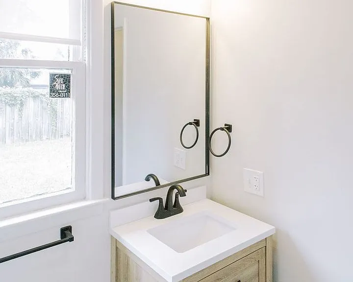 2426 Lincoln St — Photo 14