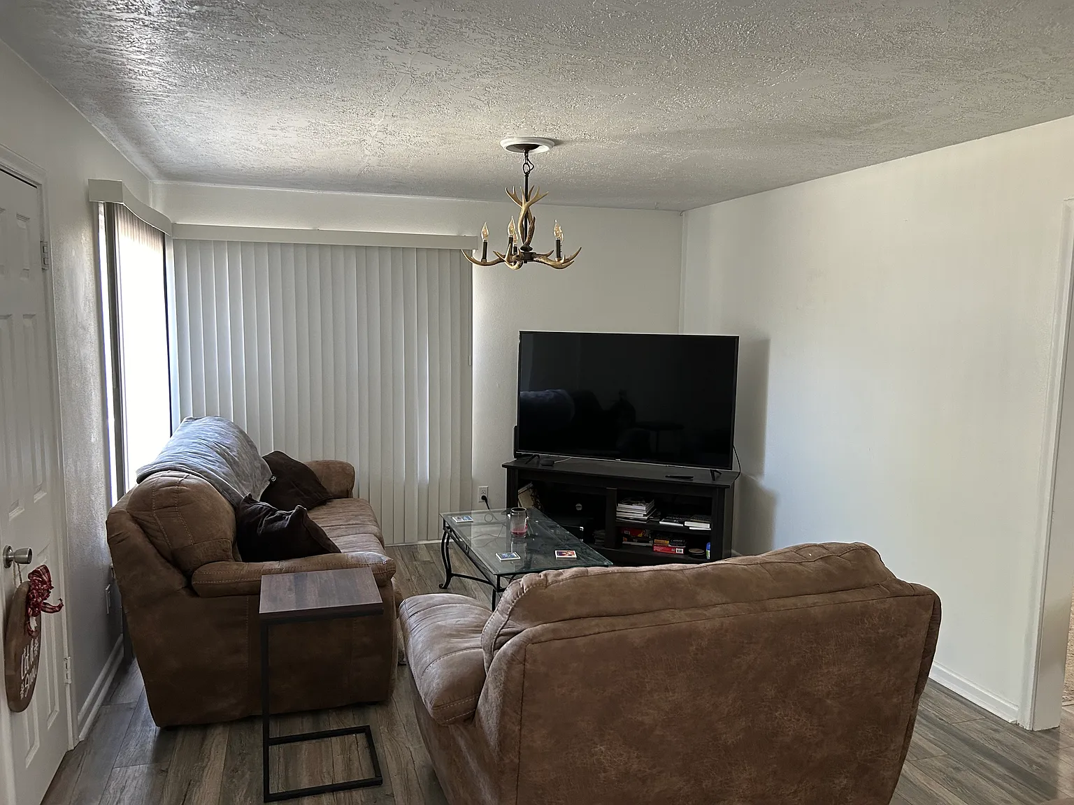 4 bed, 1736 sqft, $2,450 — Photo 3
