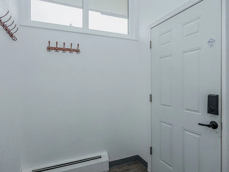 1421 Kent Ct — Photo 15