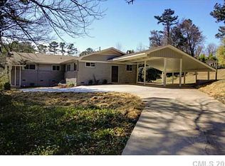 225 Sardis Rd N, Charlotte, NC 28270