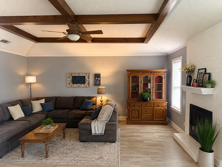 111 Spence Dr — Photo 3