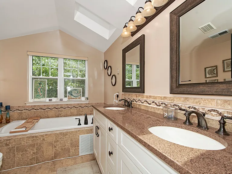 1 Wyldwood Dr #1 — Photo 13