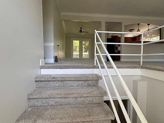 3rd image of 4839 Hillsdale Cir