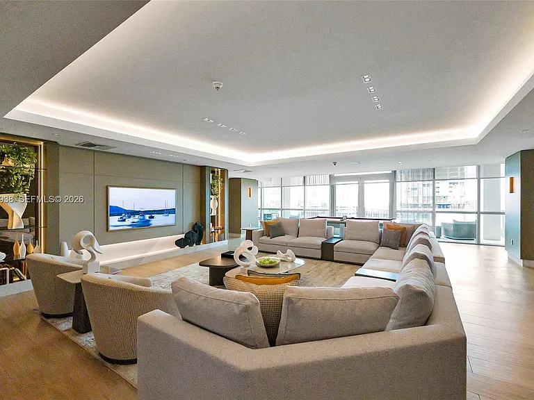 900 Biscayne Blvd #909 — Photo 40