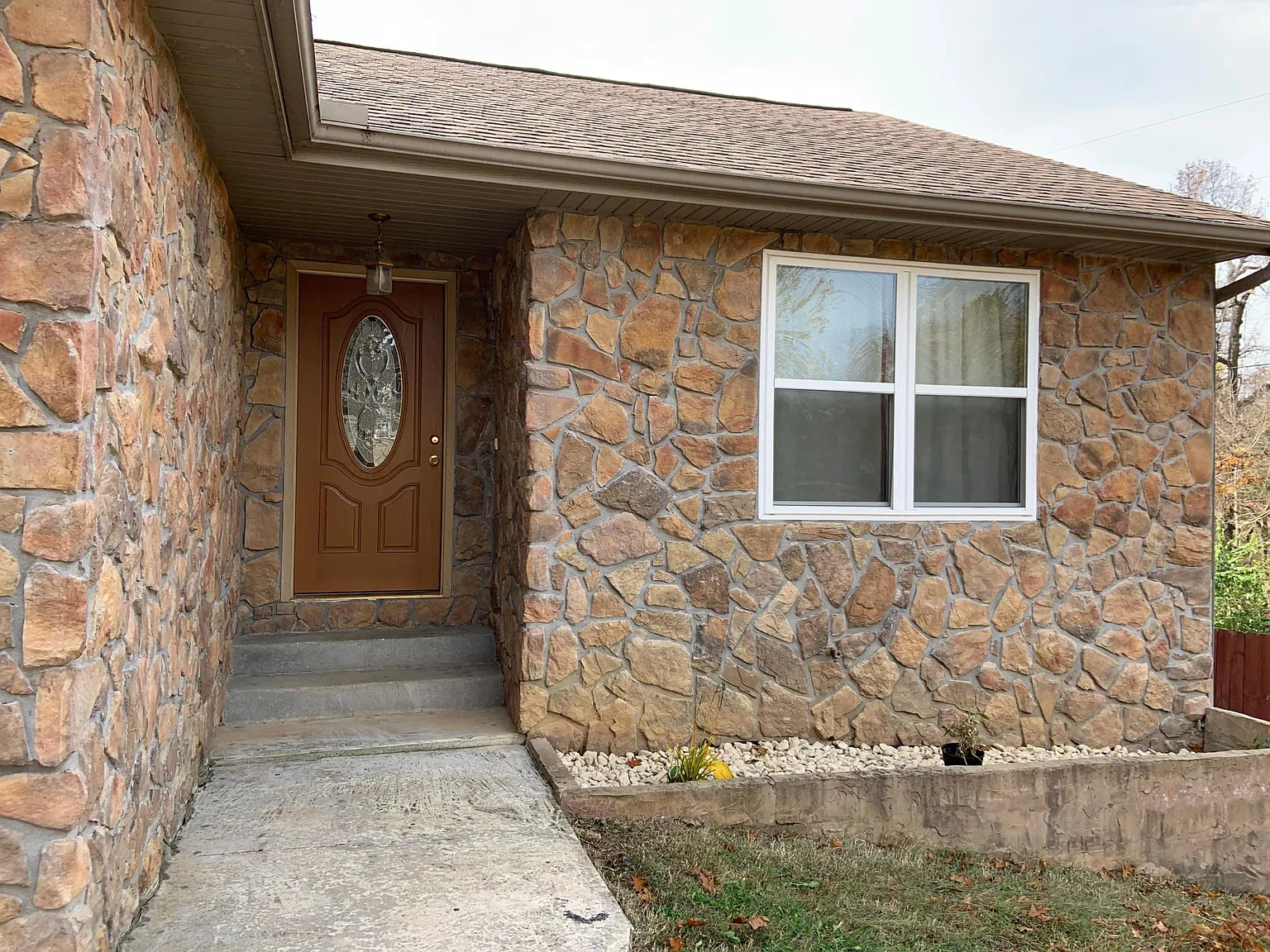 13327 Longridge Ln — Photo 2