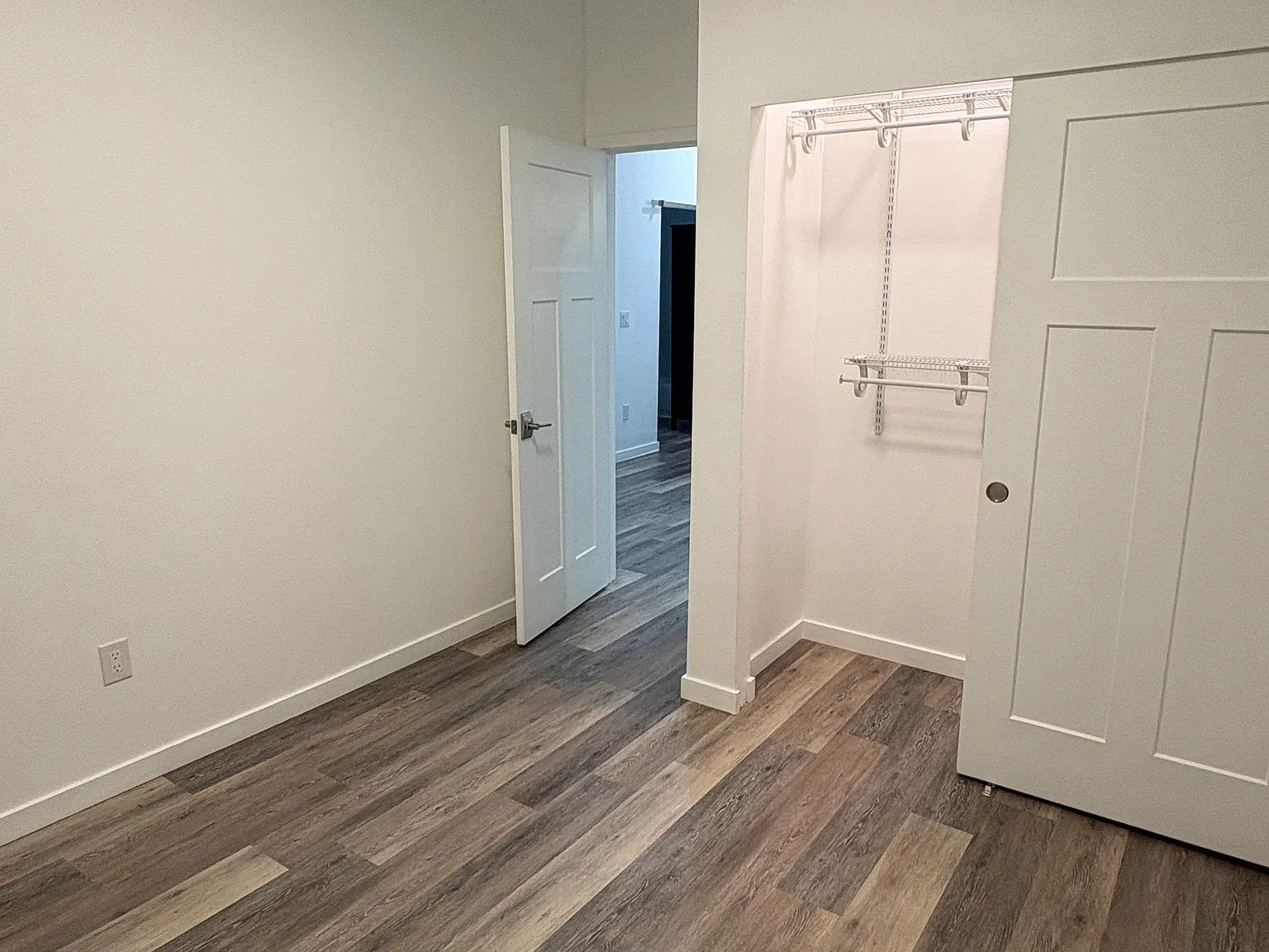 2 bed, 700 sqft, $2,400 — Photo 2