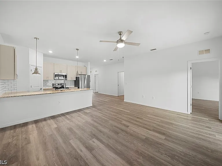 26481 Sandhill Blvd — Photo 13