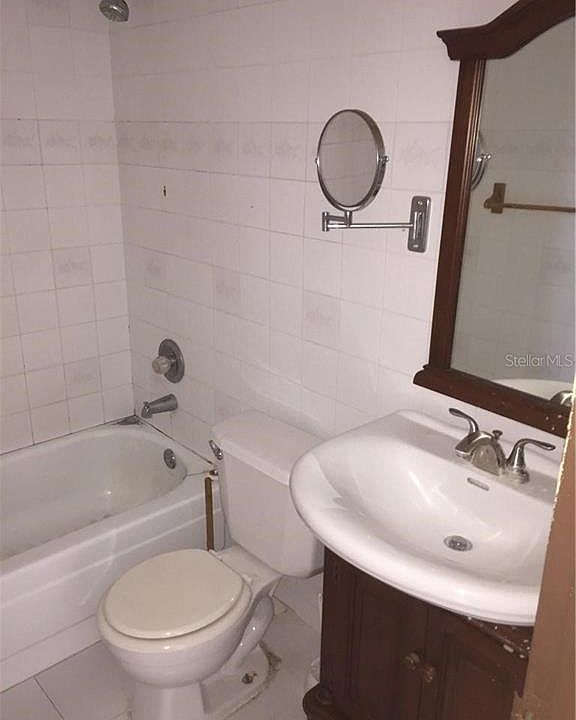 2nd image of 181 Calle Almonte #1310