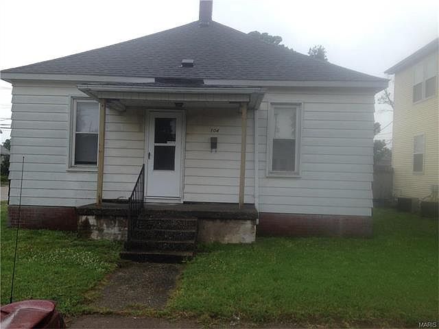 1st image of 104 W Penning Ave