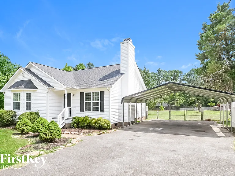 105 Amber Ln — Photo 2