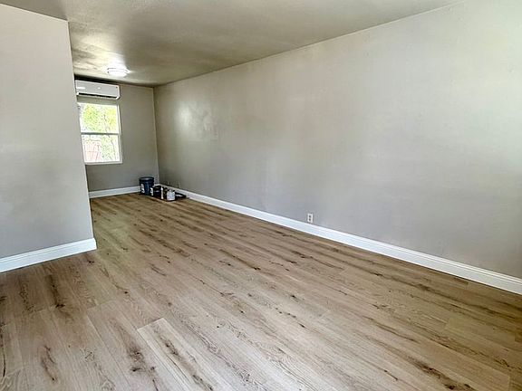 4th image of 807 Raleigh Cir