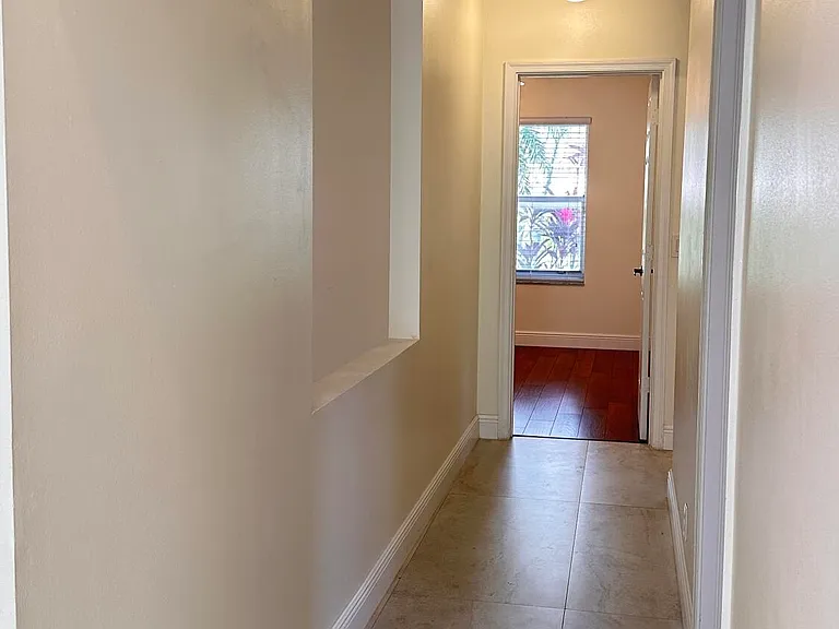 19010 SW 10th St — Photo 19