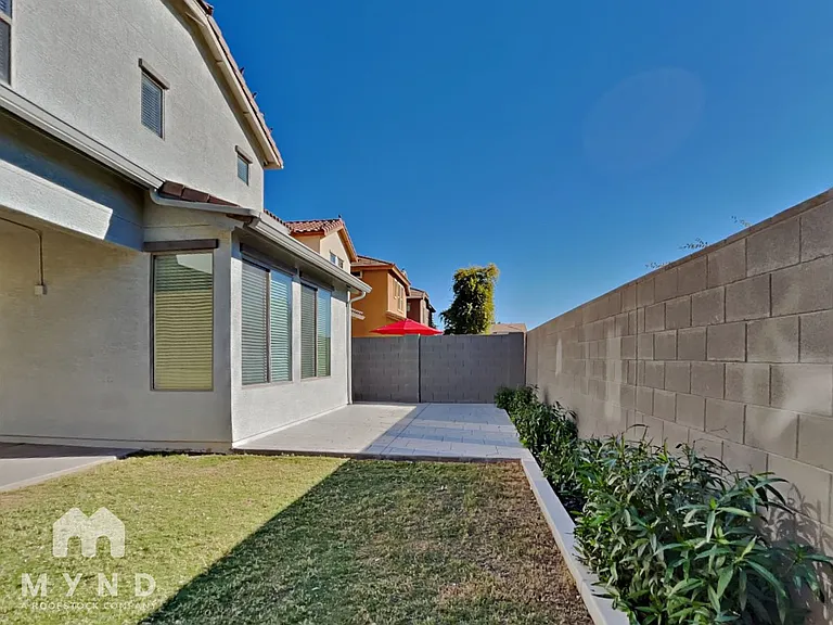 14535 W Port Royale Ln — Photo 24