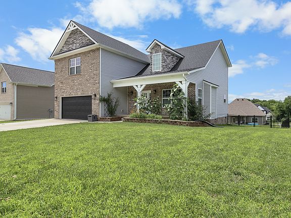 2nd image of 1314 Highgrove Ln