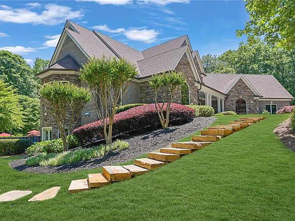 3rd image of 300 Edwards Brook Ln