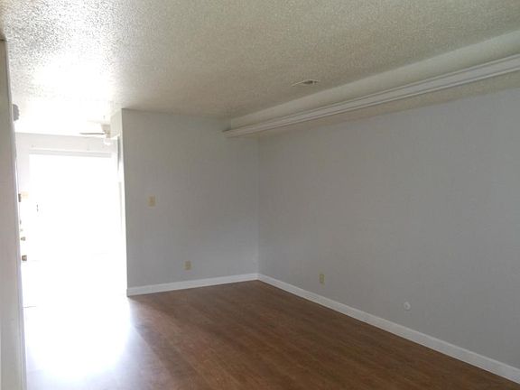 5th image of 1139 N Park Ave