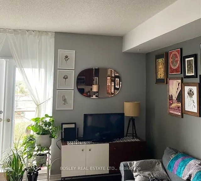 4196 Dundas St W #605 — Photo 14