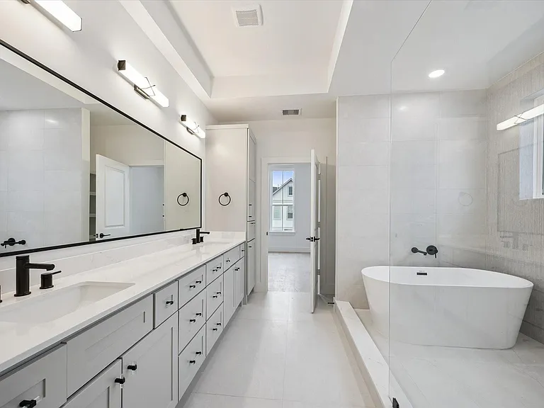947 Blackshire Ln — Photo 23
