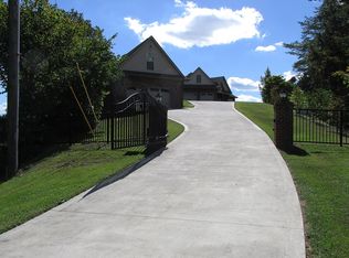 1111 Lindsey Dr, Sevierville, TN 37876