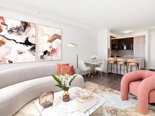 271 West 47th Street image 1 of 18