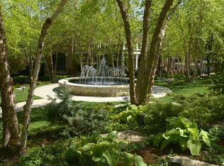 4900 Central 205 St #205, Kansas City, MO 64112