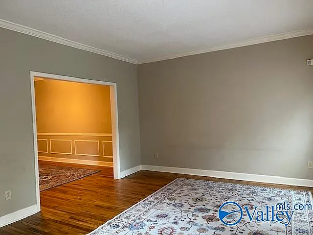 4 bed, 2.5 bath, 2917 sqft, $2,400 — Photo 2