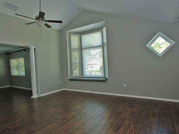 4th image of 3010 W Bay Villa Ave