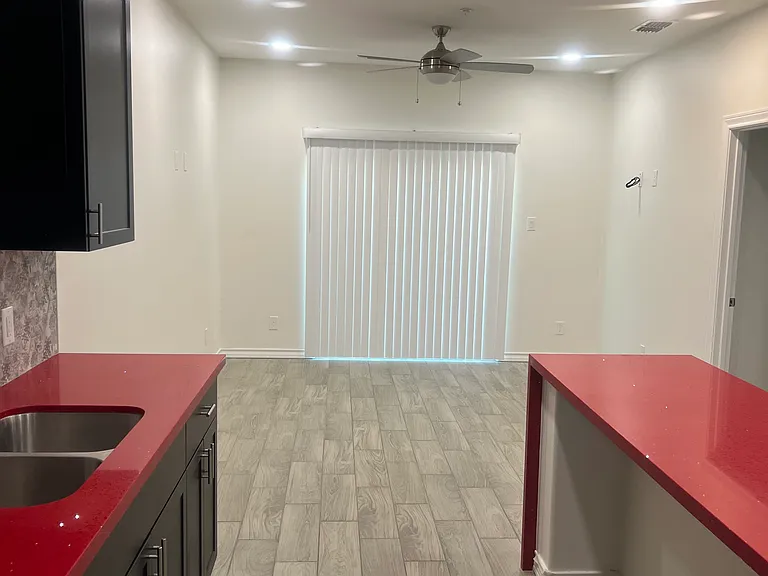1009 W Cano St #2 — Photo 11