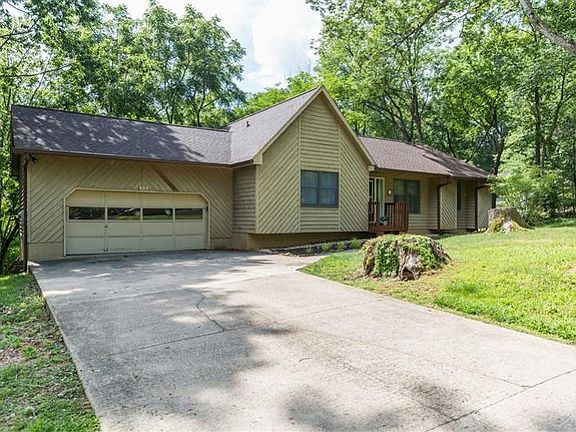 2nd image of 218 Jessamine Pl