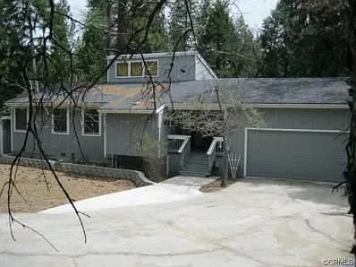 16704 Silver Dr S photo 1