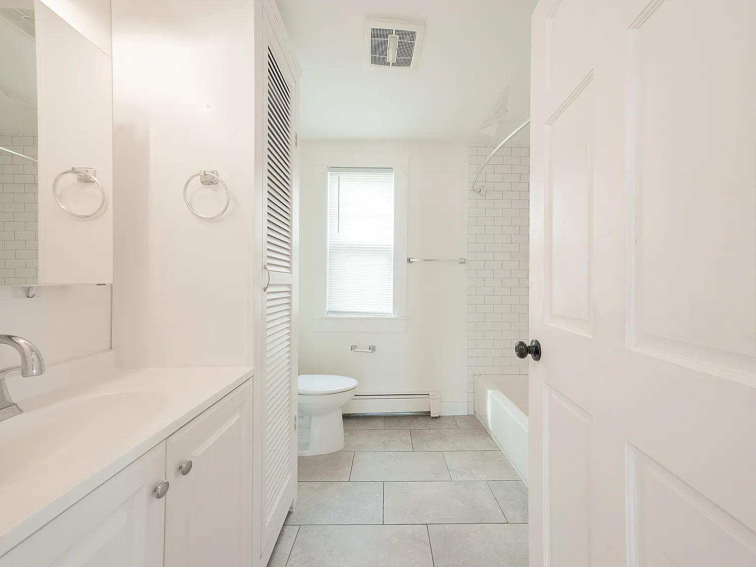 2 bed, 1060 sqft, $2,295 — Photo 4