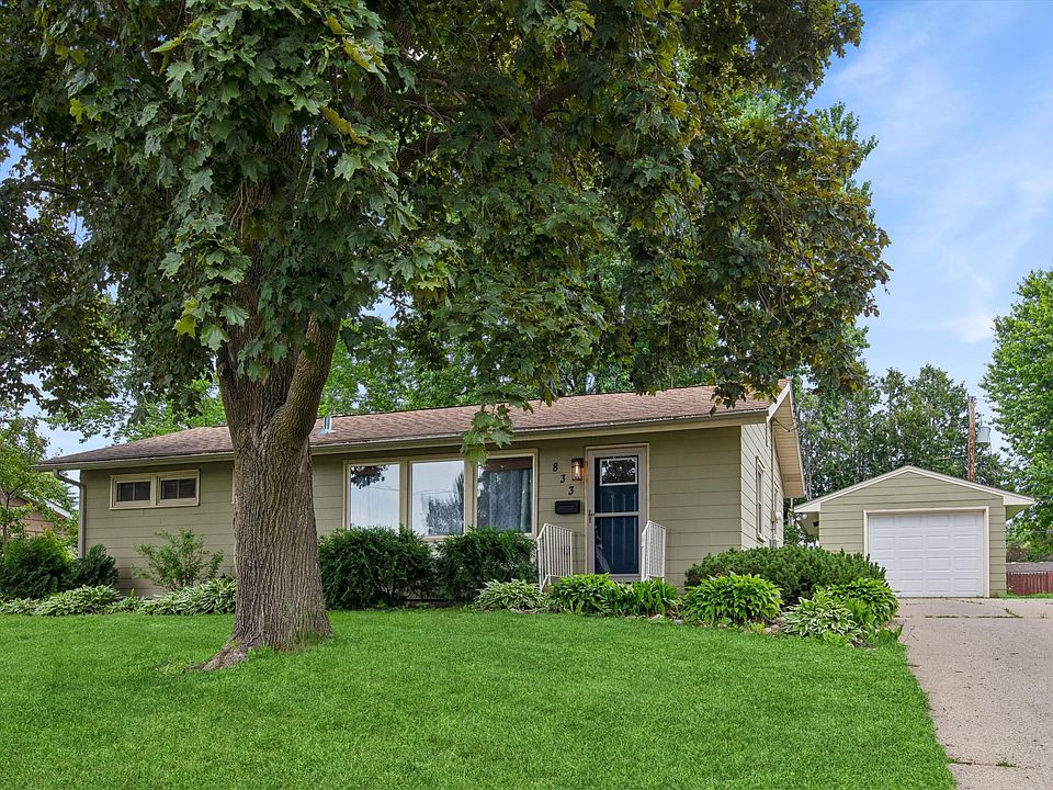 1st image of 833 9th Ave SW