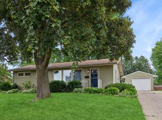 833 9th Ave SW, Faribault, MN 55021
