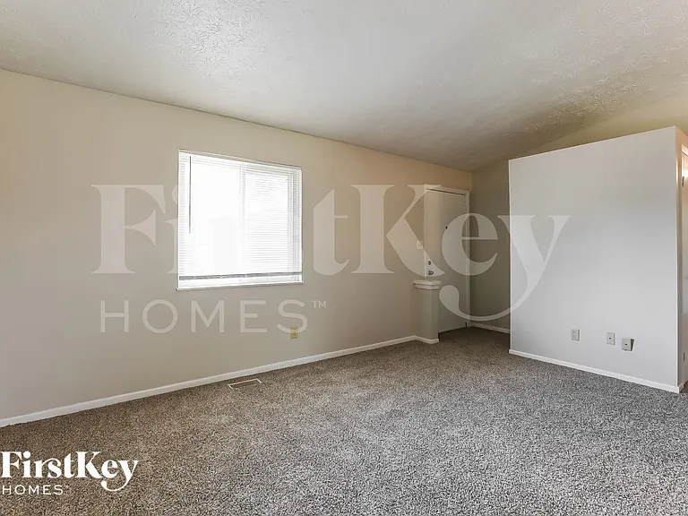 5607 Northport Dr — Photo 3