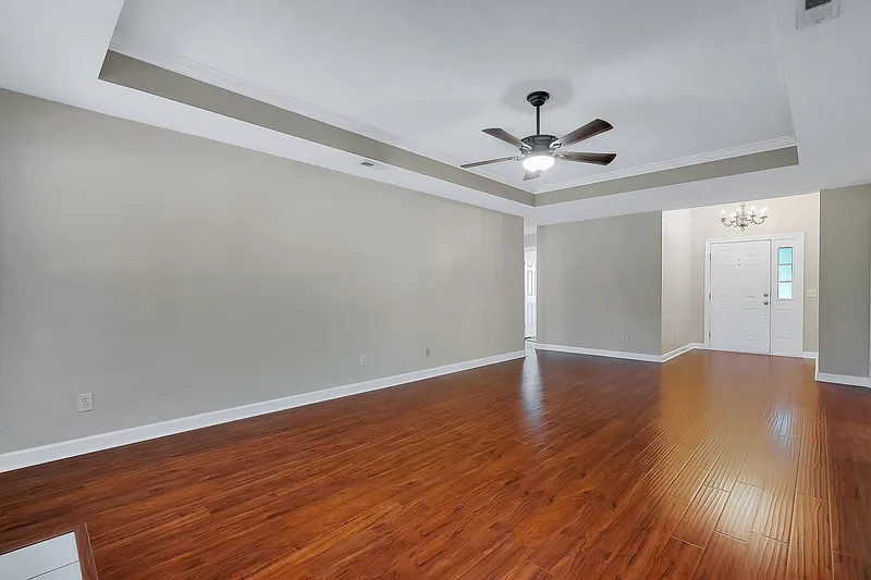 3 bed, 2.0 bath, 1620 sqft, $1,795 — Photo 4