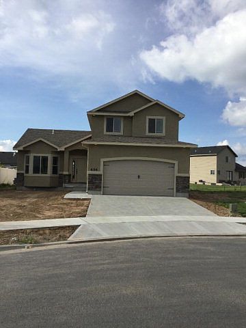 1st image of 601 Canyon Springs Dr