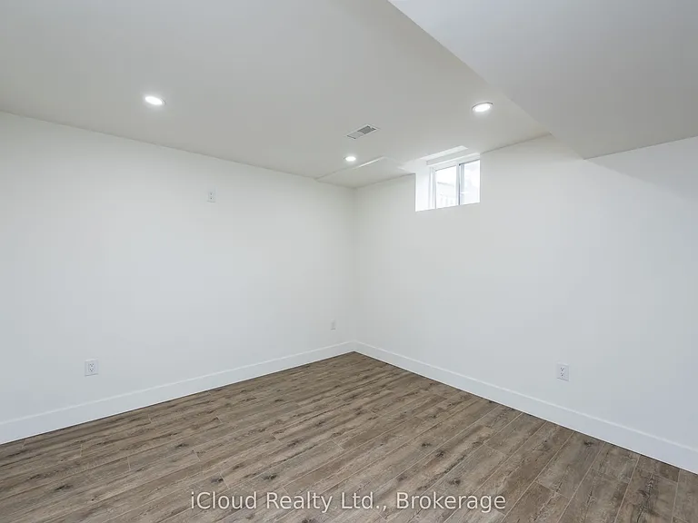 899 Boyer Blvd #LOWER LEVEL — Photo 12