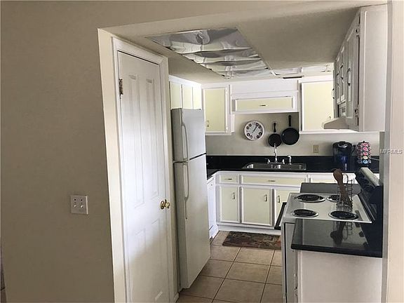 4th image of 8181 Troxler Dr