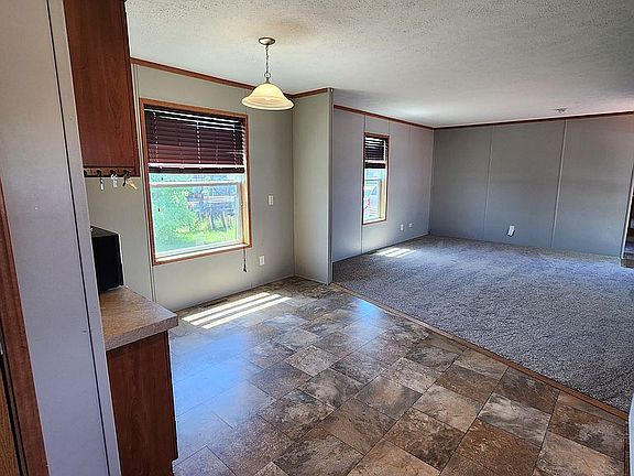 3rd image of 1227 Spearfish Mountain Ln