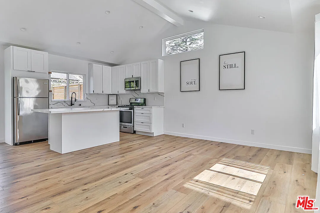 1 bed, 1.5 bath, $3,450 — Photo 4