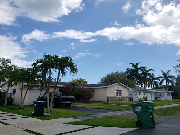 3rd image of 18673 SW 93rd Ct