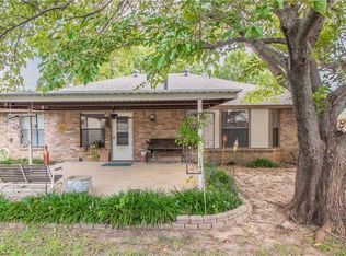 6821 Stillmeadows Cir N, North Richland Hills, TX 76182