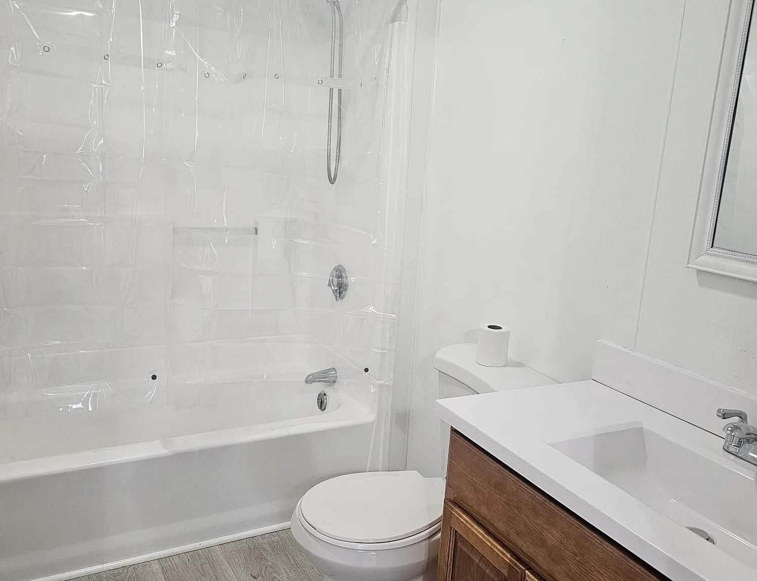 2 bed, 4569 sqft, $1,900 — Photo 3