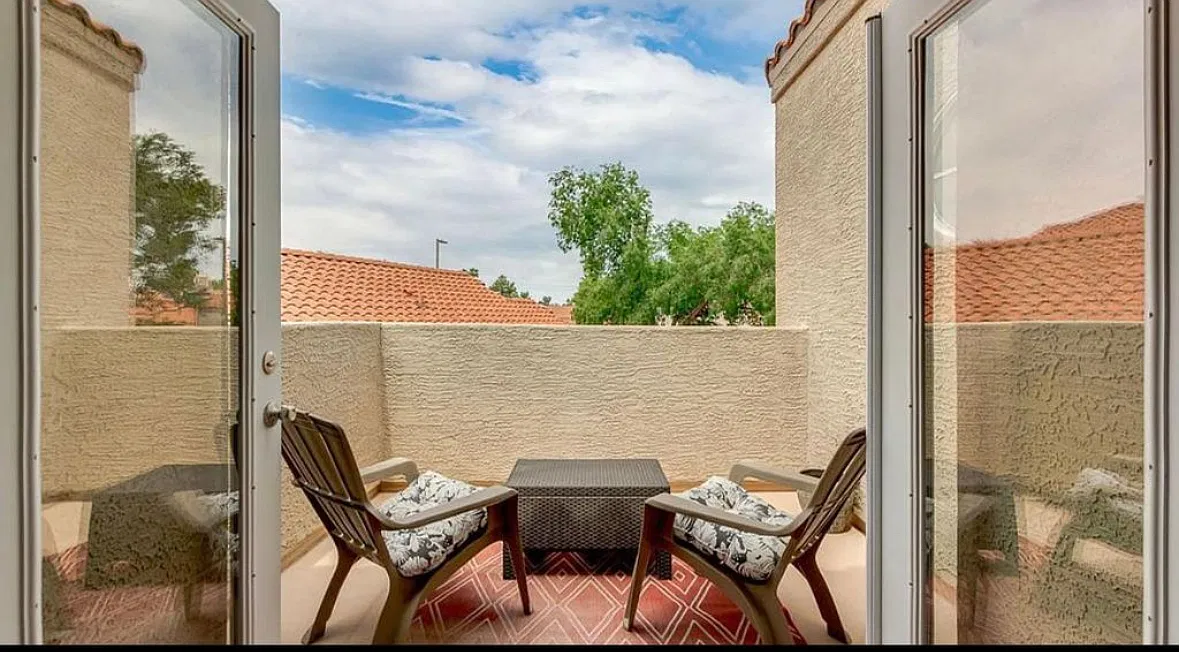 3 bed, 2000 sqft, $3,750 — Photo 2