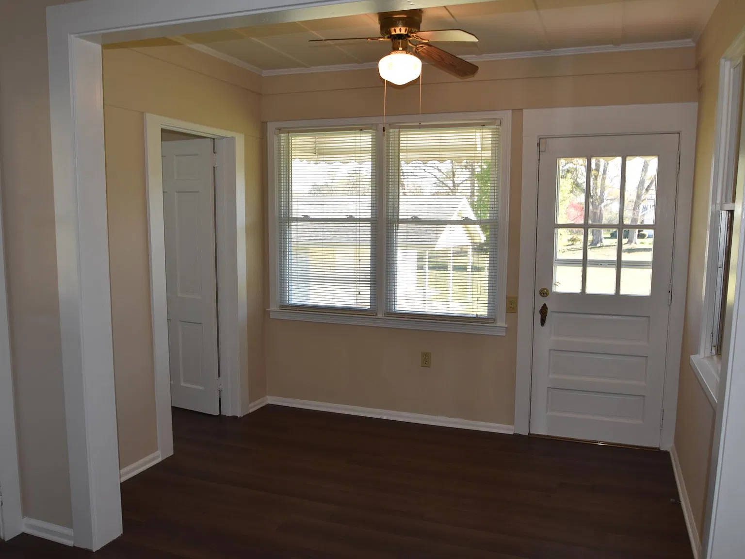 3 bed, 1600 sqft, $1,600 — Photo 3