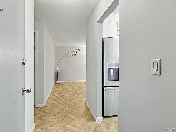 5th image of 280 Parkside Drive