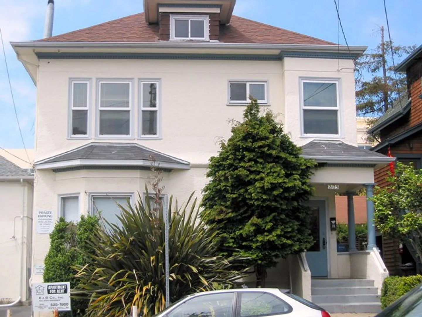 Great Downtown Berkeley Location near BART and the UC Berkeley Campus! — Photo 1